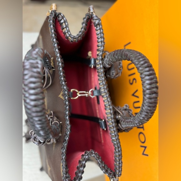 LOUIS VUITTON ON-THE-GO Brown Designer Tote Bag with Tassels UNIQUE - Picture 12 of 15